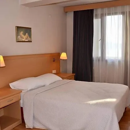 酒店 Jinan Berk 3*